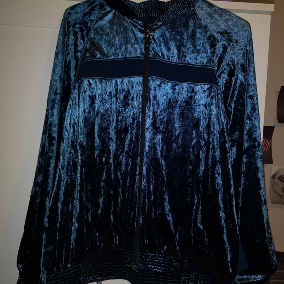 Velvet jacket - Picture 2 of 4